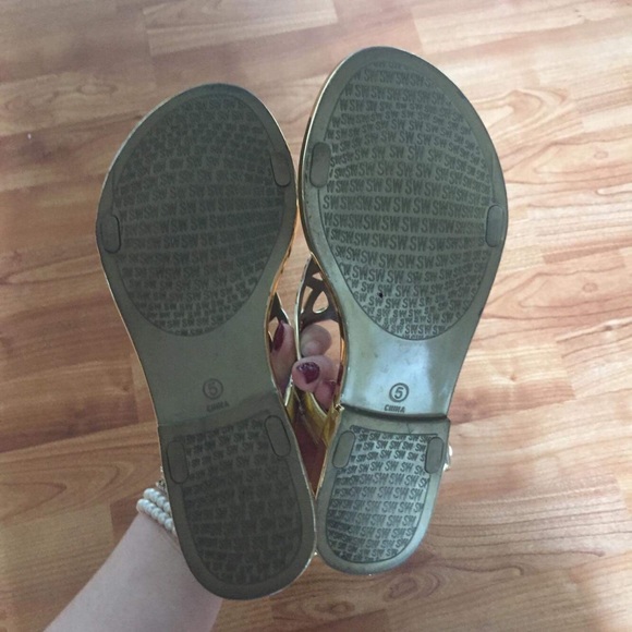 Gold Stuart Weitzman sandals - Picture 8 of 8